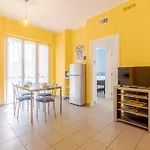 Guesthost - Comentina Railway Functional Flat *