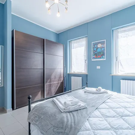 Guesthost - Comentina Railway Functional Flat *