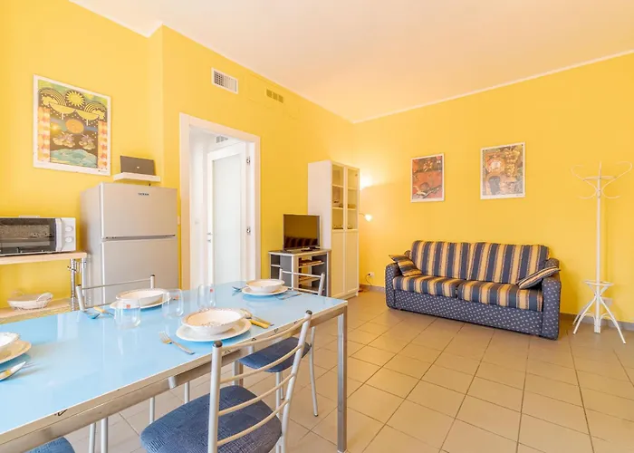 Guesthost - Comentina Railway Functional Flat شقة *
