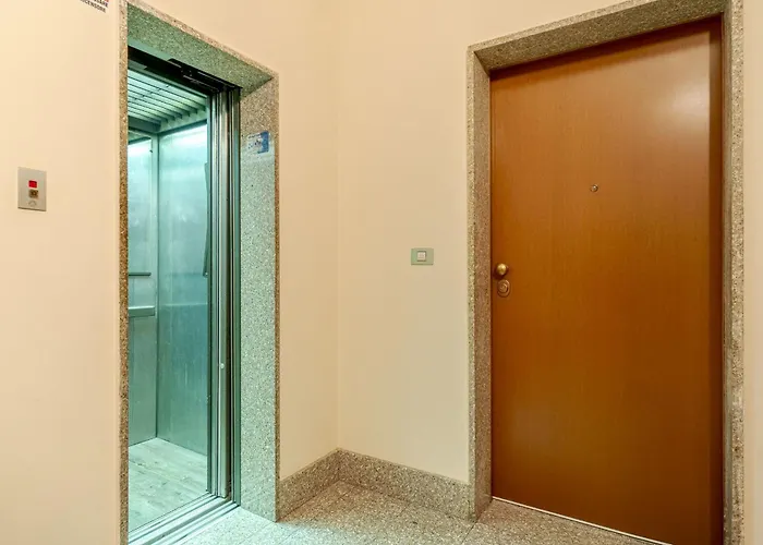 Guesthost - Comentina Railway Functional Flat شقة *